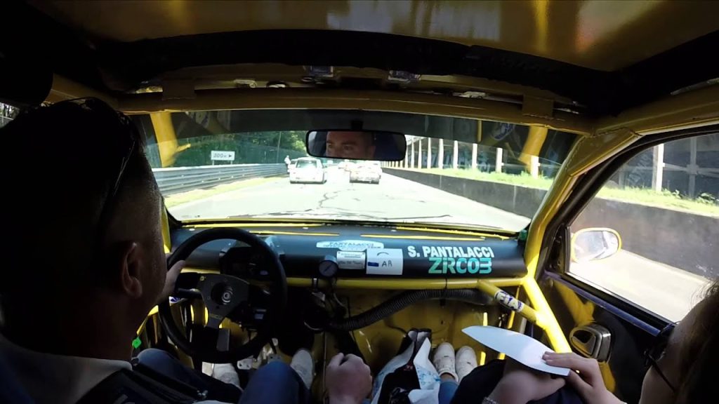 Sur Youtube: St&eacute;phane PANTALACCI Clio V6 TROPHY &agrave; MONTLHERY(Autodrome linas-montlh&eacute;ry france)