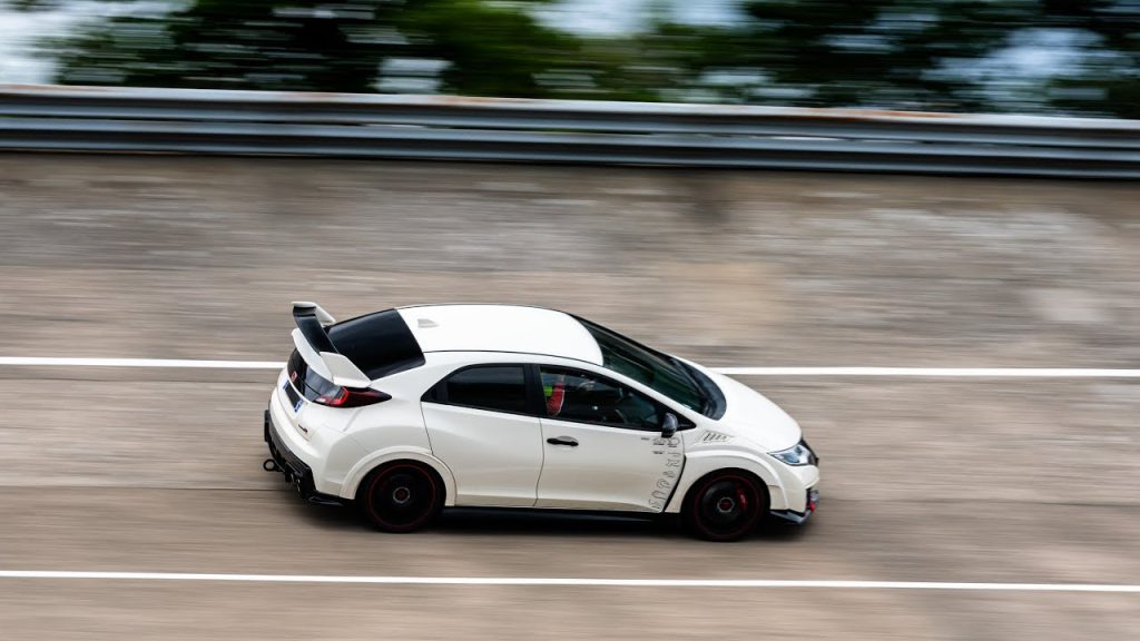 Sur Youtube (Autodrome montlh&eacute;ry): Jap&rsquo;N&rsquo;Car Festival 2025 &ndash; Autodrome Montlhery &ndash; Honda Civic Type R FK2 &ndash; samedi 31/05/2025