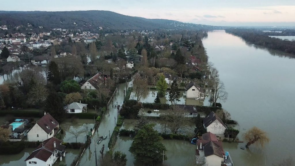 Sur Youtube (Voitures anciennes seine et marne): Inondations Ile de Vaux-sur-Seine 27 janvier 2018 17h00