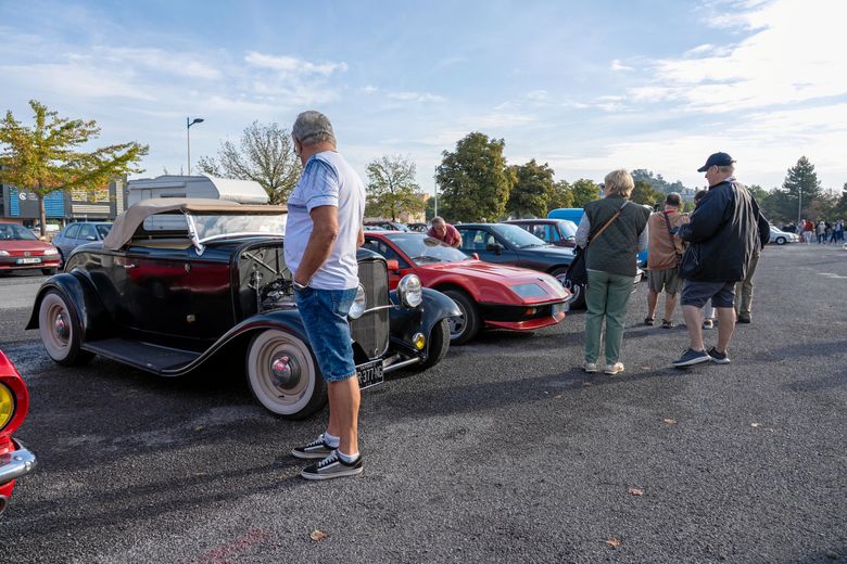 Les belles mécaniques ont pris possession du champ de foire d’Alès, ce dimanche matin.