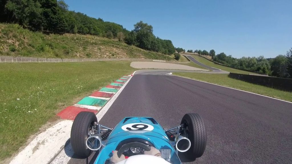 Youtube: Circuit de Charade en monoplace Crossl&eacute;(circuit montlhery 100 ans)