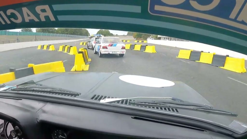 Youtube: Coupes Auto L&eacute;gende 2026 en BMW 2002ti &ndash; Autodrome de Linas-Montlhery(Autodrome de linas)