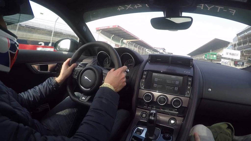 Youtube: Jaguar F-Type R Bugatti Circuit Onboard (Le Mans)(circuit montlhery 100 ans)