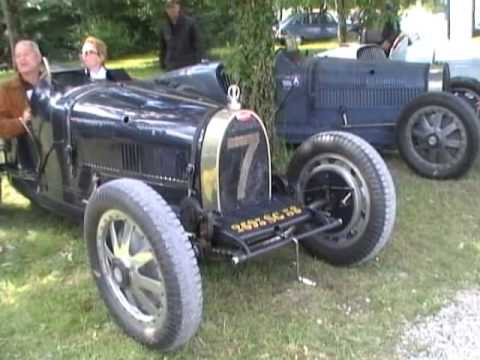Parade Bugatti au grand prix de l’age d’or sur le circuit de Dijon Prenois le 21 Juin 2009 (circuit montlhery 21 septembre)