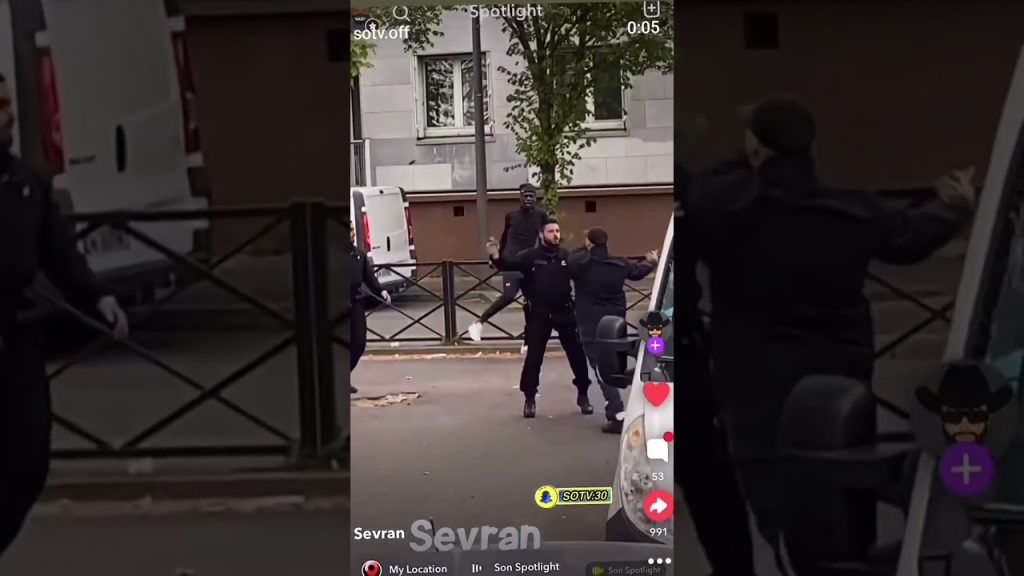 bagarre policier VS jeune 🤣🤦#bagarre#police#jeune#sevran#paris#reportagepolice#cit&eacute;#street#snapchat (Voitures anciennes seine et marne)